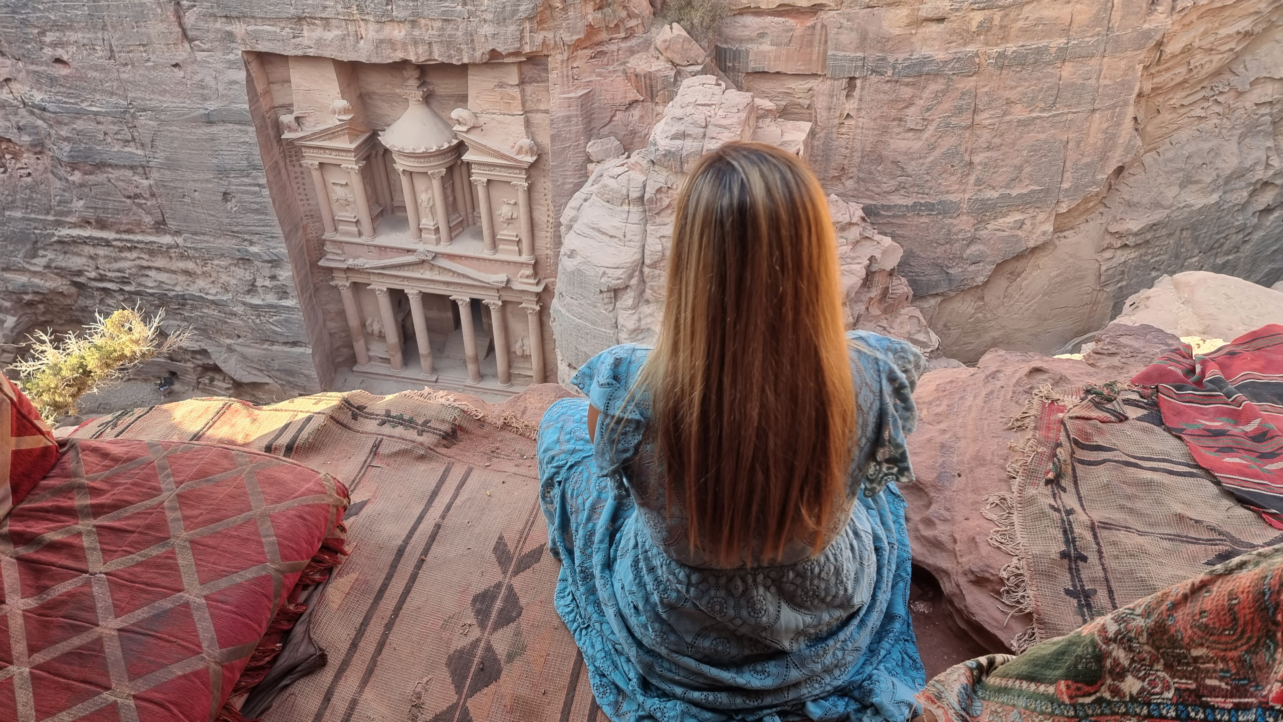 Mirador de Petra con vistas al Tesoro, experiencia imprescindible en Jordania