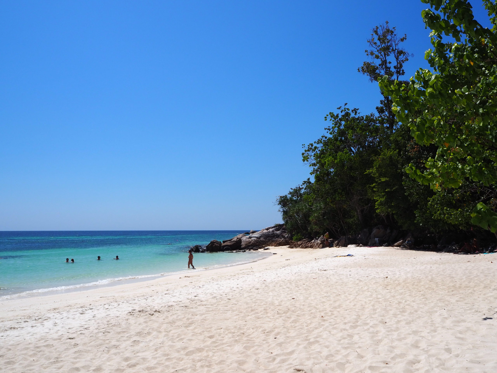 SANOM BEACH TAILANDIA VIAJEROS NONSTOP